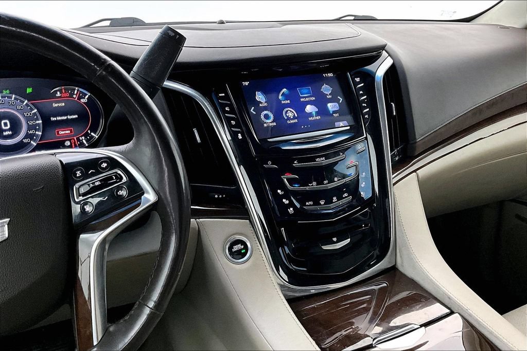 Used 2017 Cadillac Escalade Luxury AWD/4WD image 7