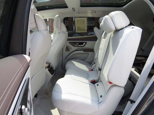 Used 2023 Mercedes-Benz EQS 450+ SUV image 11