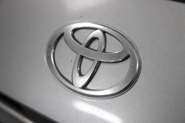 Used 2025 Toyota Camry LE FWD image 4
