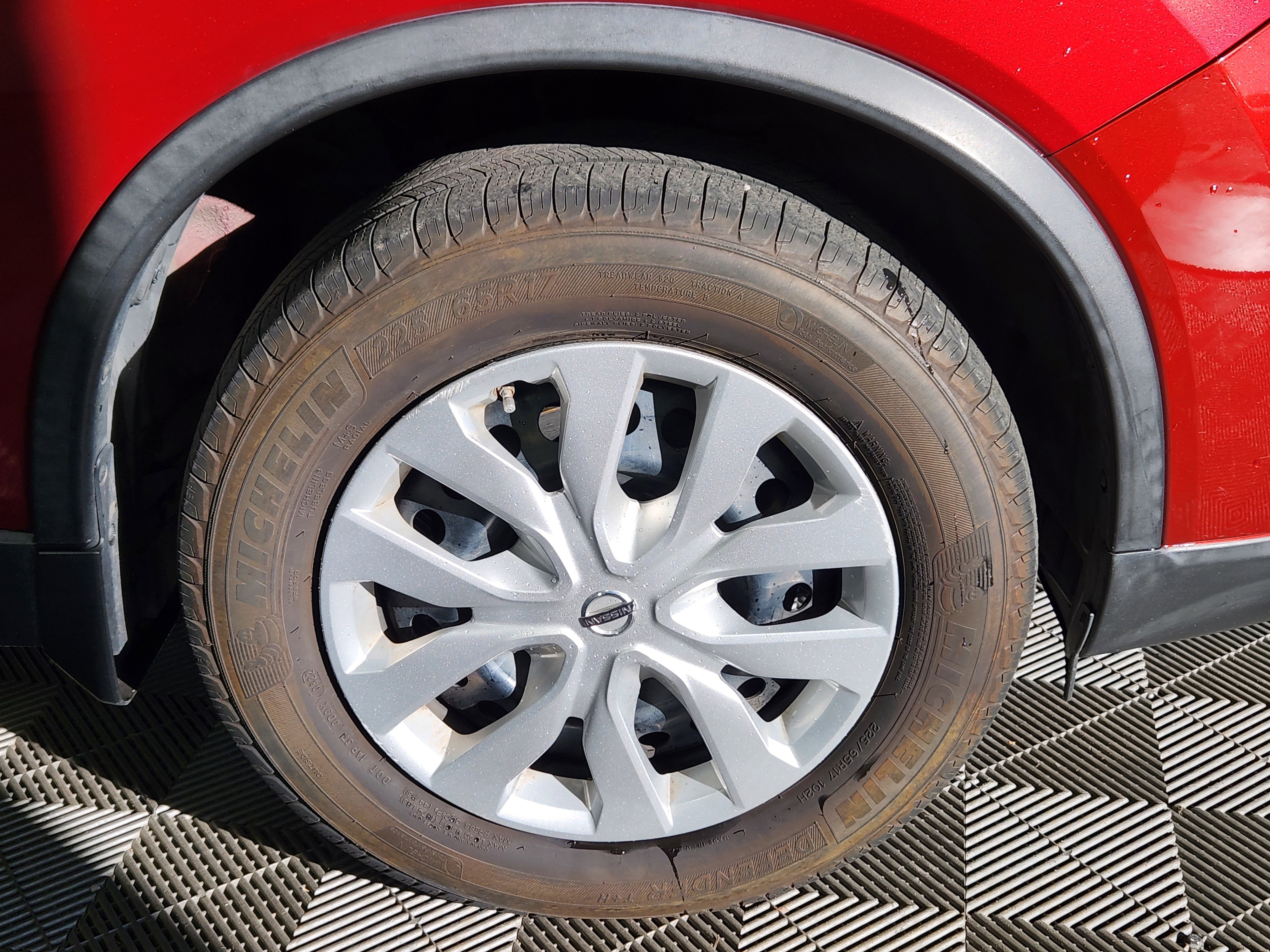 Used 2016 Nissan Rogue S image 9