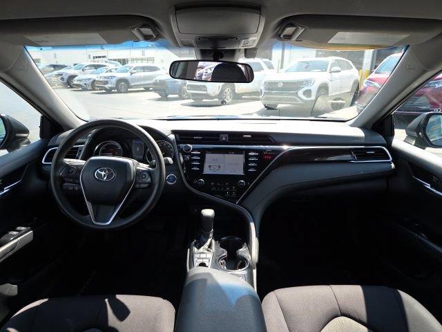 Used 2018 Toyota Camry LE FWD image 22