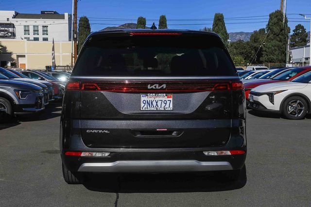 Certified 2024 Kia Carnival EX image 7