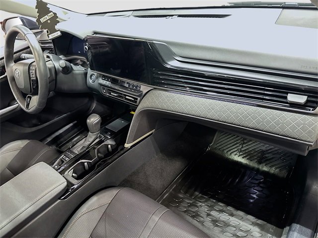 Used 2025 Toyota Camry XLE image 33