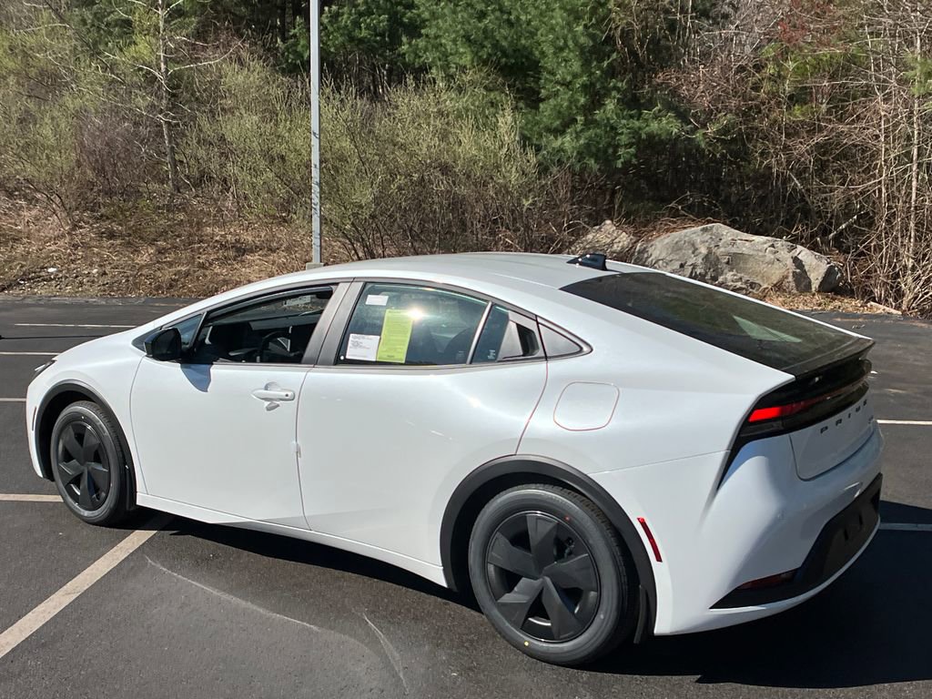 New 2026 Toyota Prius LE FWD image 3