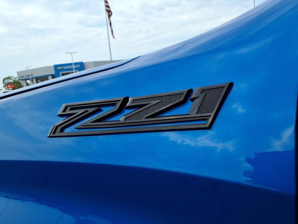 Used 2023 Chevrolet Silverado 1500 RST AWD/4WD image 3