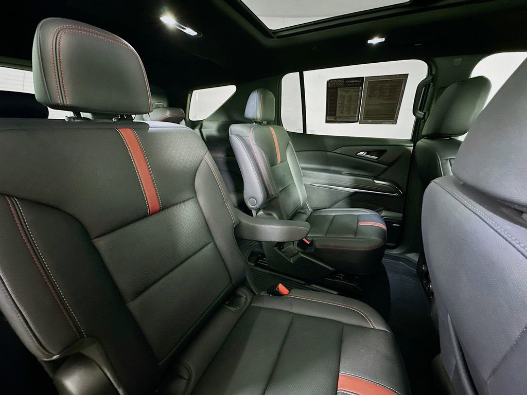 Used 2025 Chevrolet Traverse RS w/ LPO, Cargo Package image 10
