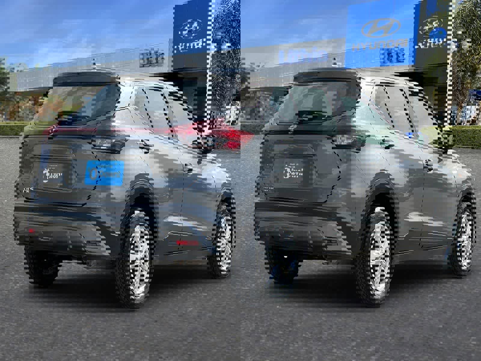 Used 2024 Nissan Kicks S image 3