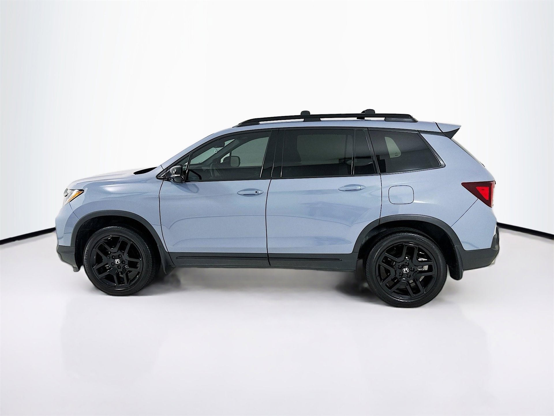 Used 2024 Honda Passport Black Edition image 5