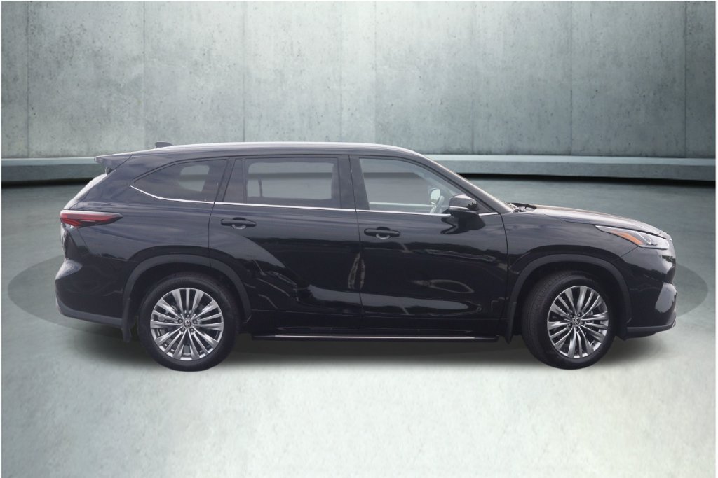 Used 2026 Toyota Highlander Platinum AWD/4WD image 39