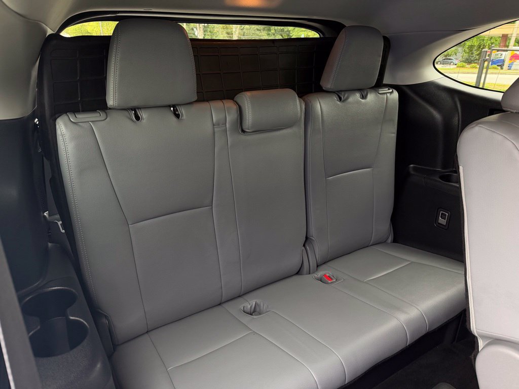 Used 2021 Toyota Highlander L FWD image 37