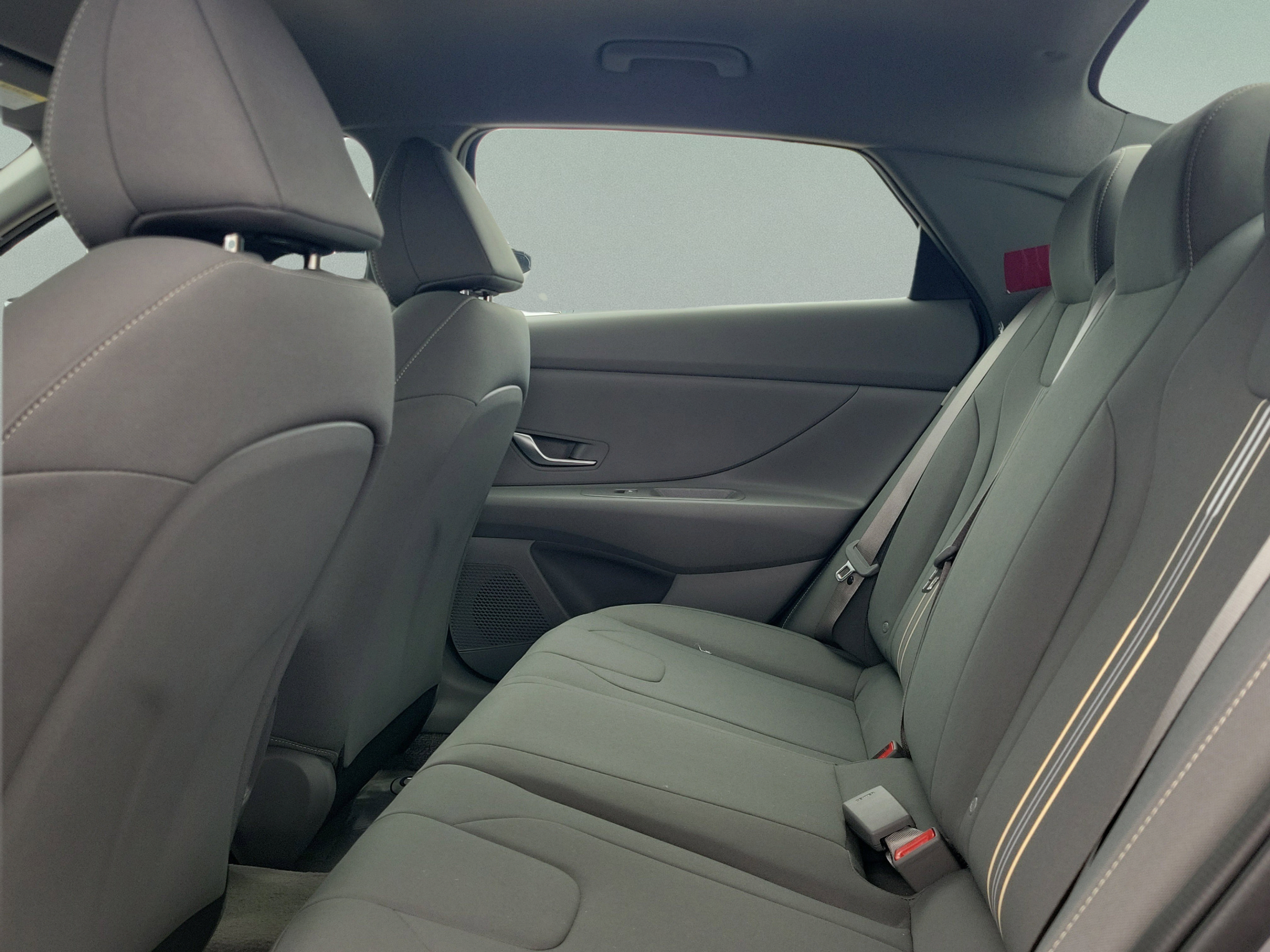 New 2025 Hyundai Elantra Hybrid FWD image 7
