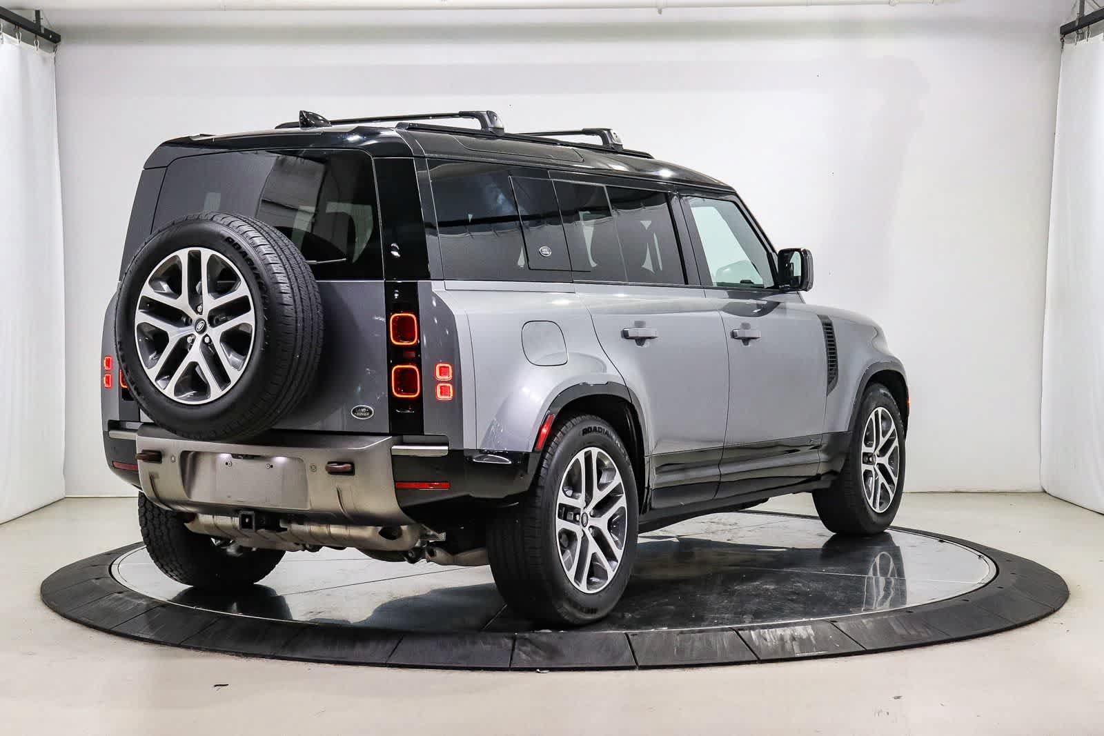 Used 2021 Land Rover Defender 110 X-Dynamic HSE AWD/4WD image 4