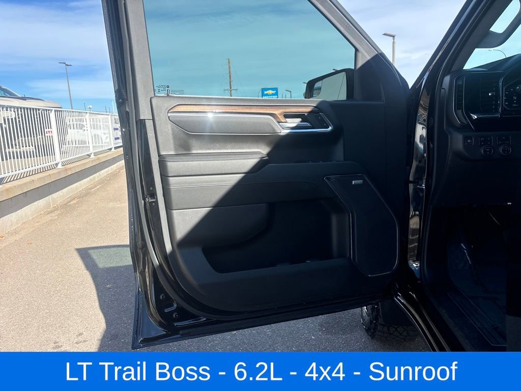 Used 2024 Chevrolet Silverado 1500 LT Trail Boss w/ Convenience Package II image 10
