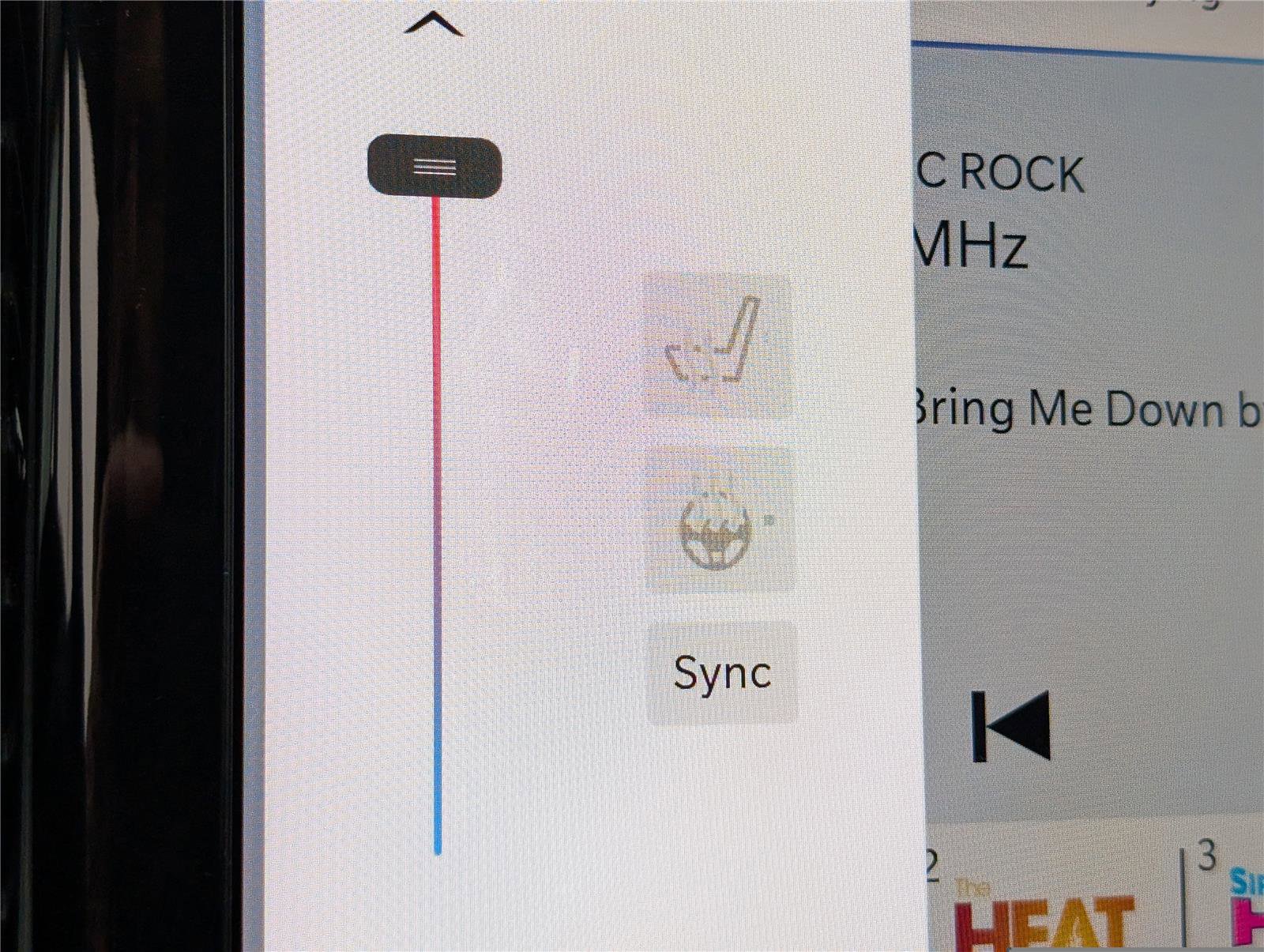 Used 2024 Chrysler Pacifica Touring-L image 25