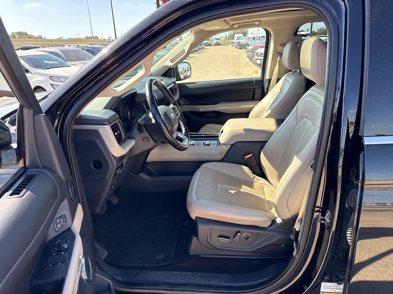 Used 2023 Ford Expedition Limited AWD/4WD image 20