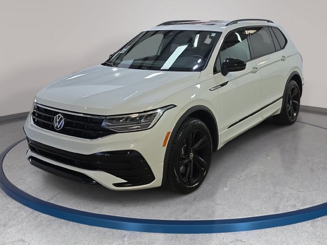 Used 2024 Volkswagen Tiguan SE R-Line FWD image 1