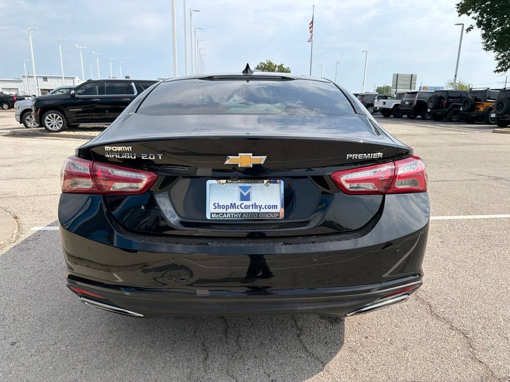 Used 2022 Chevrolet Malibu Premier FWD image 4