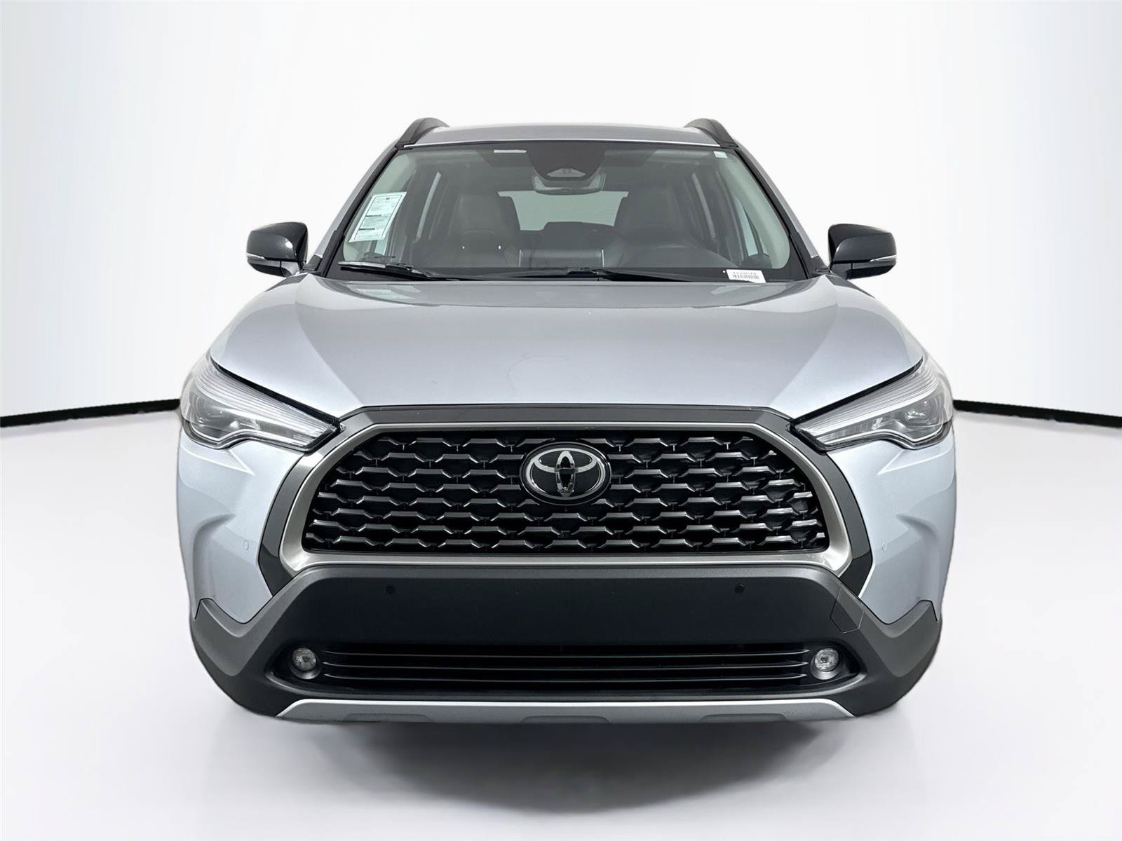 Certified 2025 Toyota Corolla Cross XLE FWD image 9