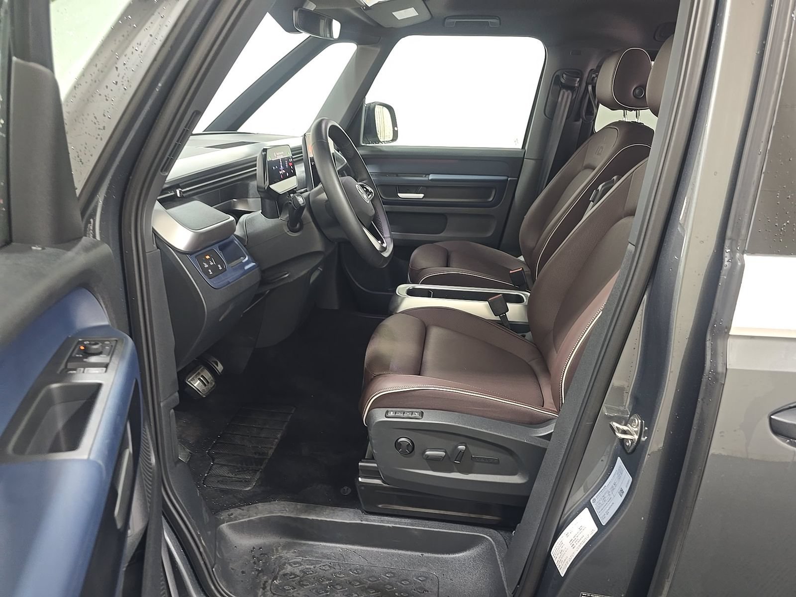 Used 2025 Volkswagen ID. Buzz 1st Edition AWD/4WD image 19