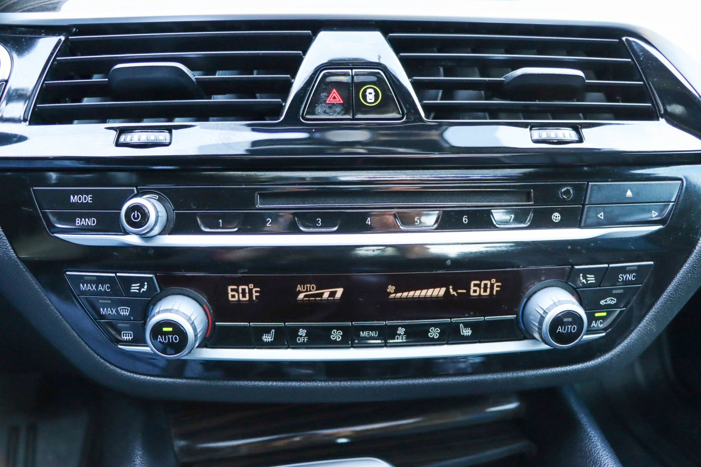 Used 2018 BMW 530i xDrive image 39