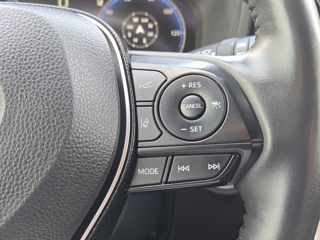 Used 2025 Toyota RAV4 XSE w/ Advanced Technology Package image 31