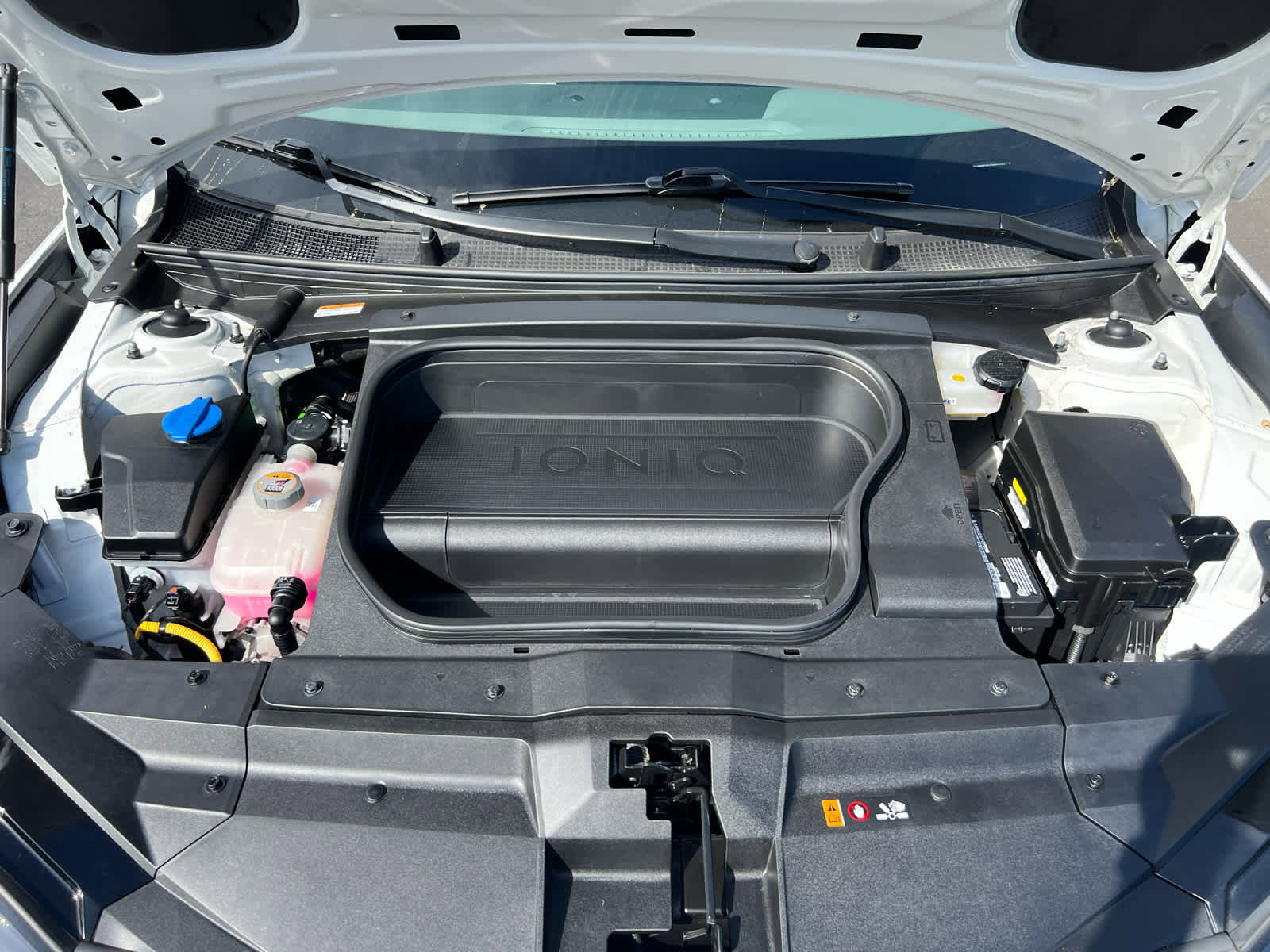 Used 2023 Hyundai Ioniq 6 SEL image 3