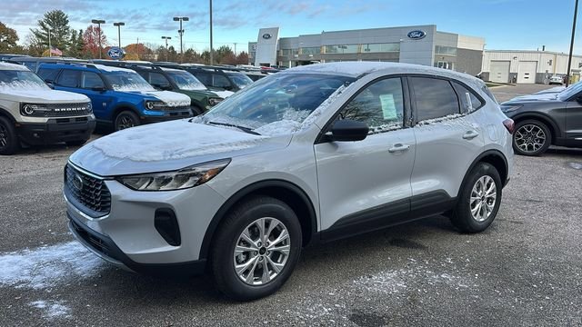 New 2026 Ford Escape Active w/ Tech Pack #1 AWD/4WD image 2