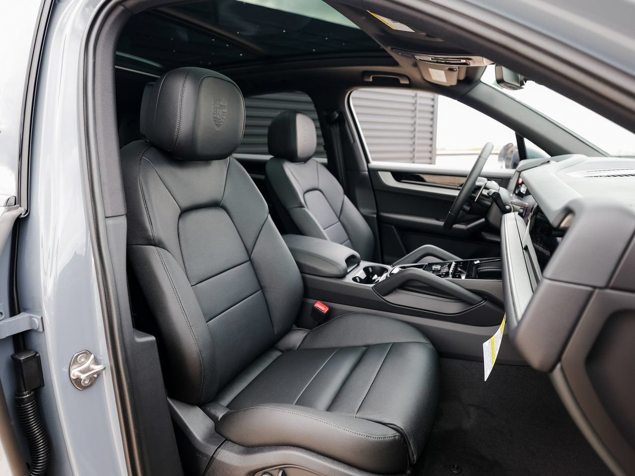Certified 2026 Porsche Cayenne AWD/4WD image 28