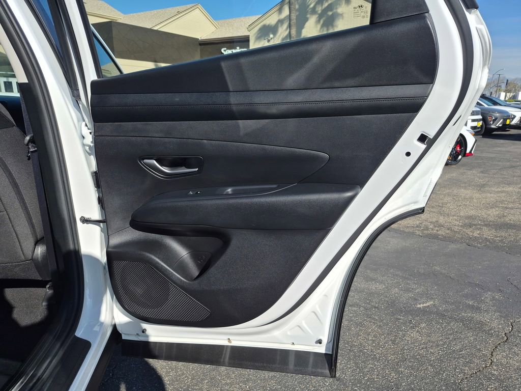 Used 2025 Hyundai Tucson SE image 30