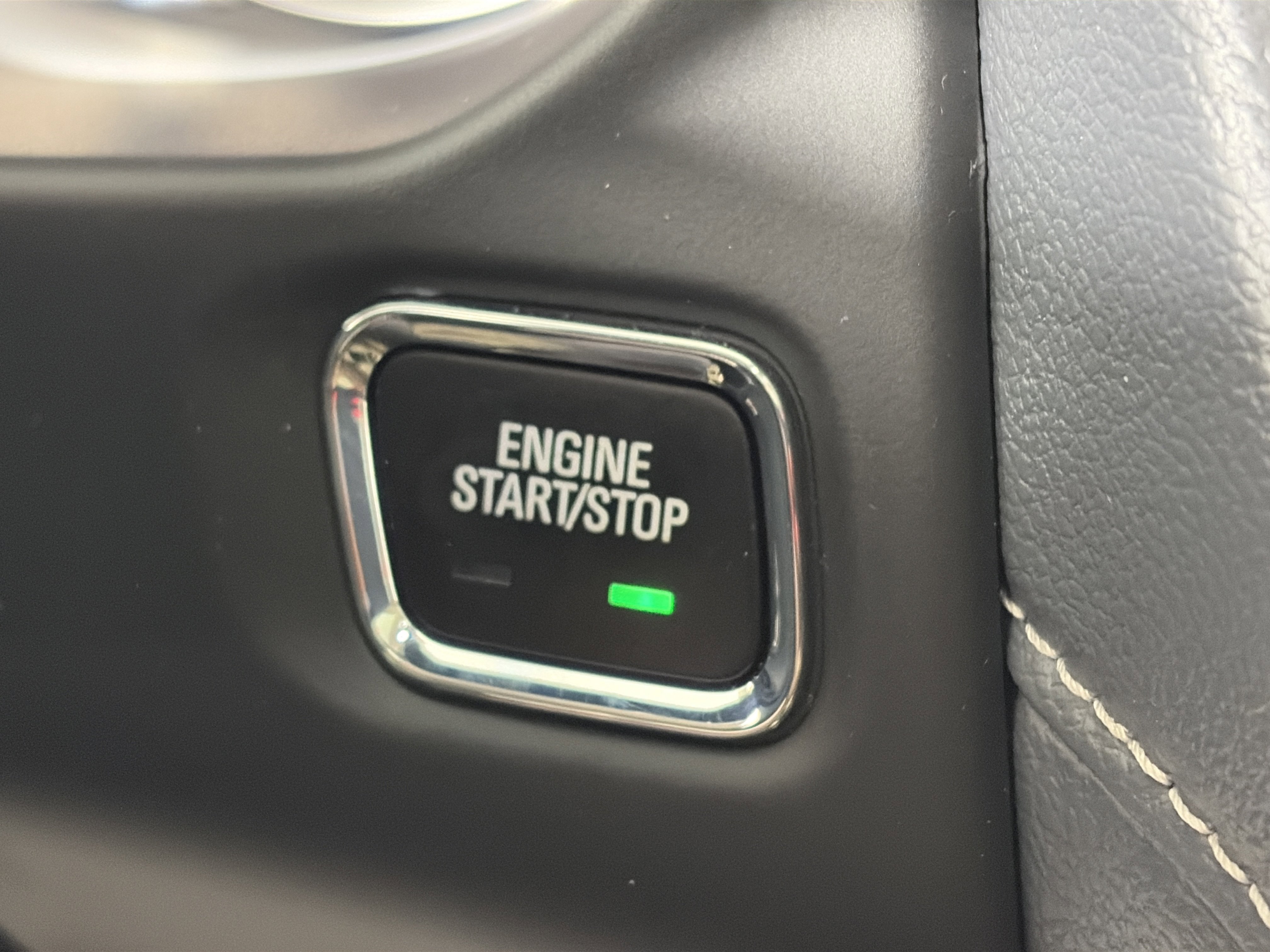 Certified 2023 GMC Acadia Denali image 31