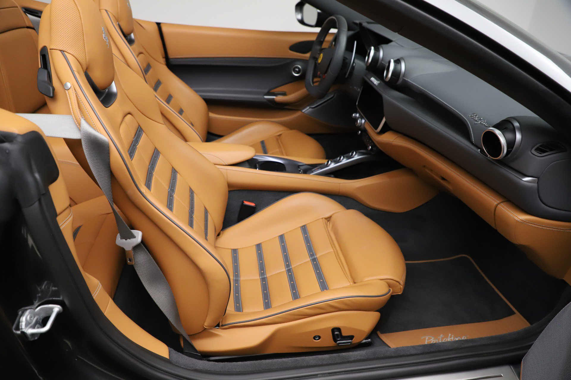 Certified 2020 Ferrari Portofino RWD image 25