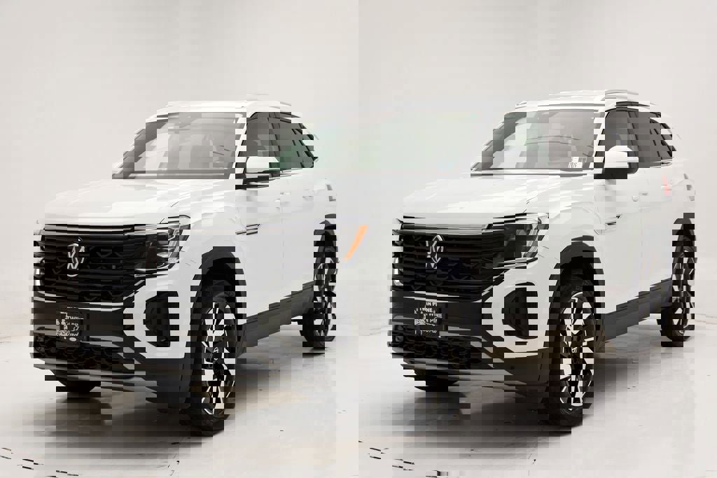 Used 2025 Volkswagen Atlas Cross Sport SE image 5