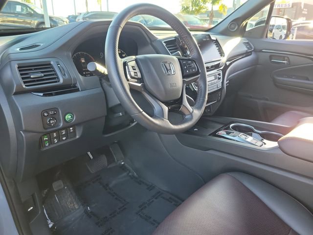Certified 2025 Honda Ridgeline Black Edition image 18