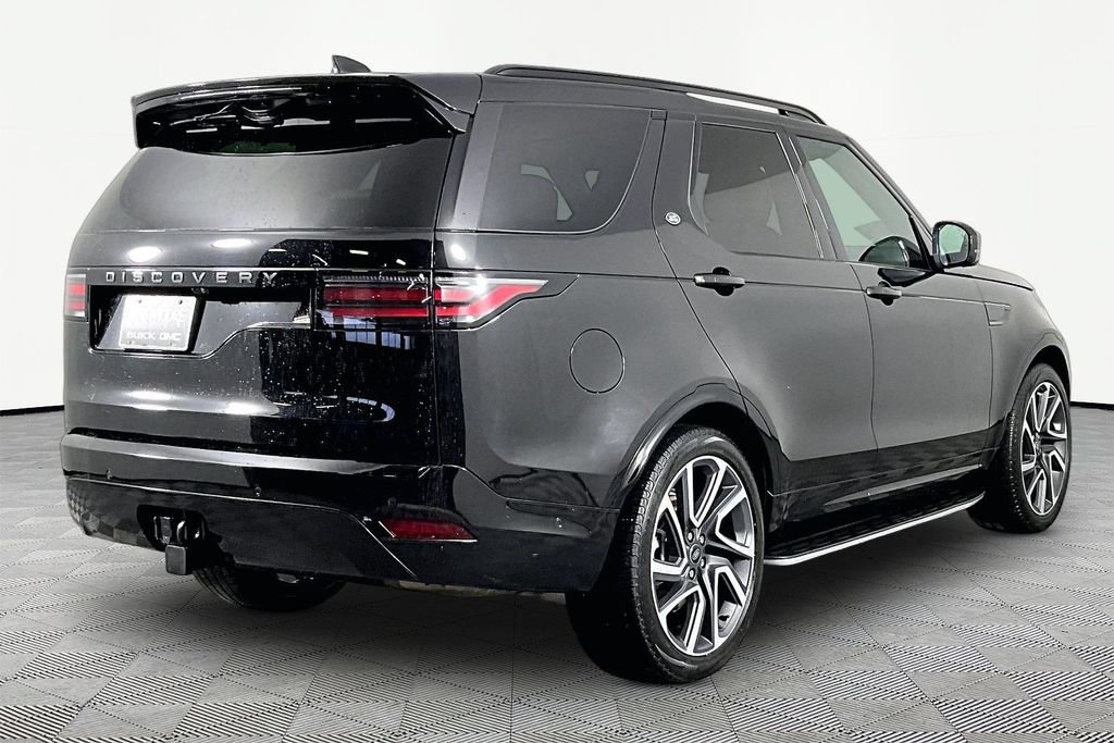 Used 2024 Land Rover Discovery Dynamic SE AWD/4WD image 6