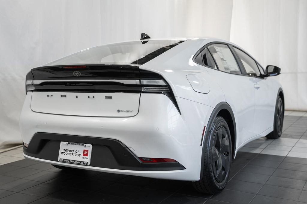 New 2026 Toyota Prius Plug-In Hybrid image 4