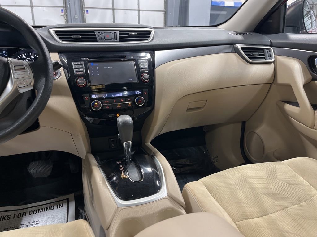 Used 2016 Nissan Rogue SV w/ SV Premium Package image 25