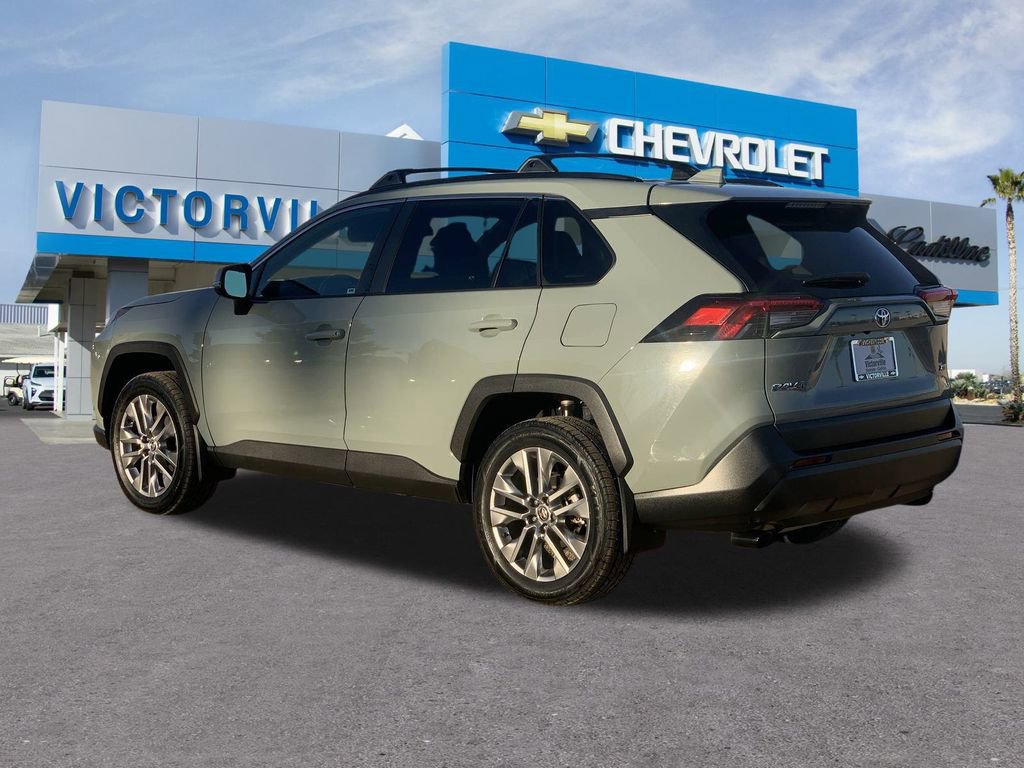 Used 2022 Toyota RAV4 XLE Premium image 5