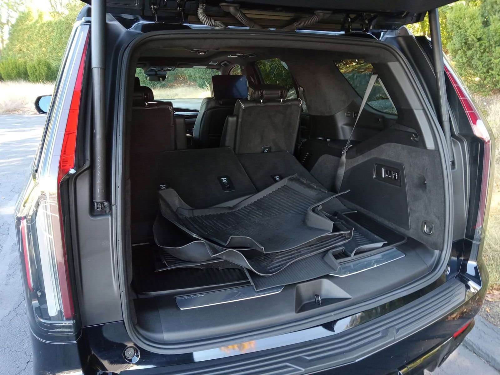 Used 2023 Cadillac Escalade V image 24