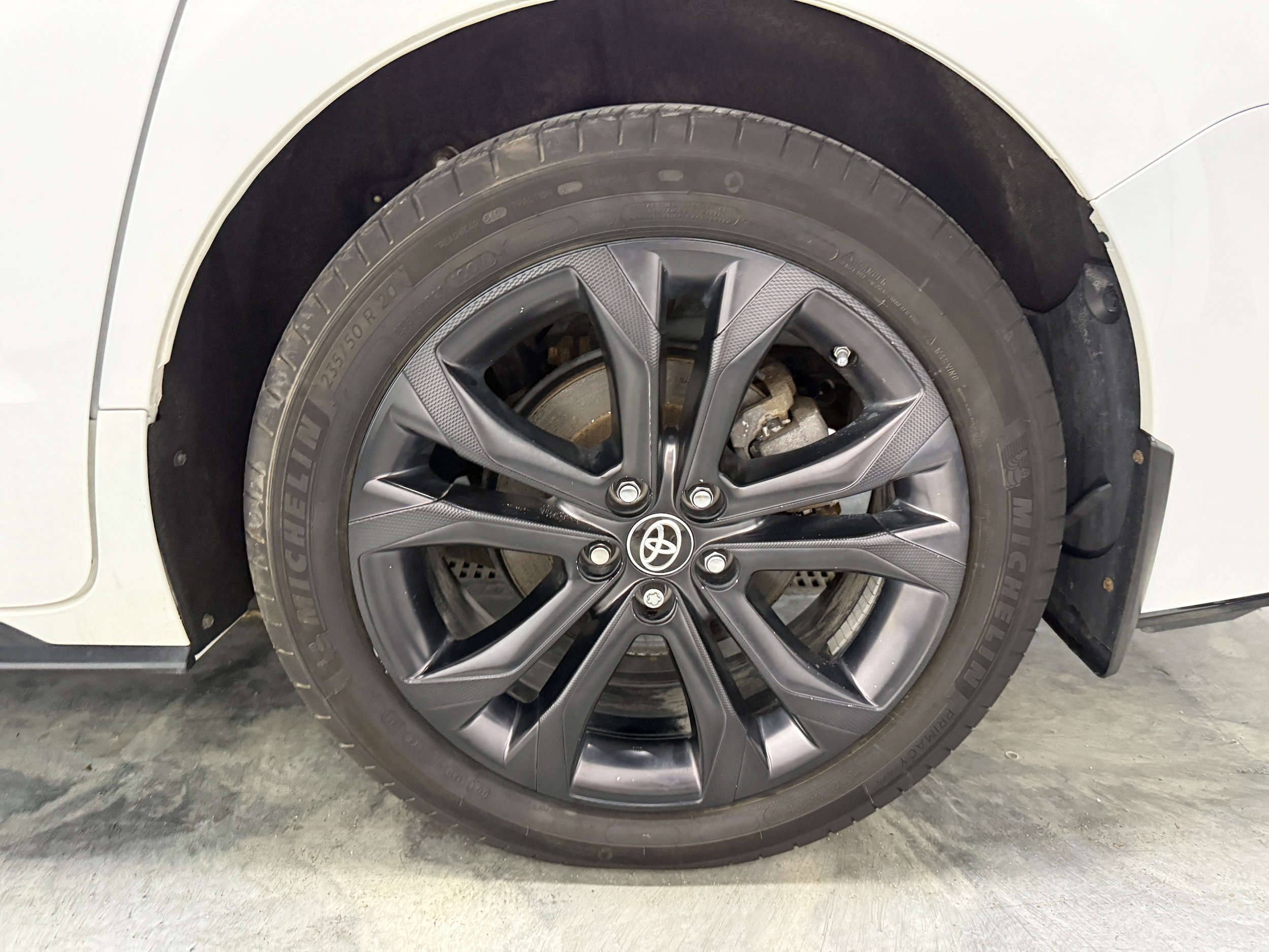 Used 2023 Toyota Sienna XLE FWD image 33