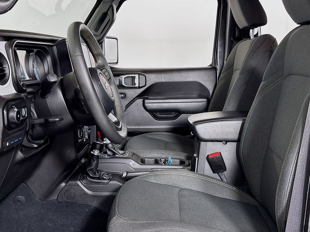 Used 2024 Jeep Wrangler Unlimited AWD/4WD image 11