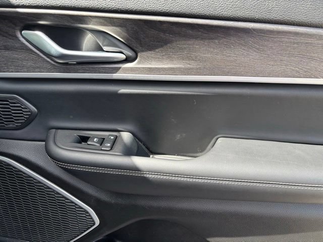 Certified 2022 Jeep Grand Cherokee L Limited w/ Black Appearance Package AWD/4WD image 23