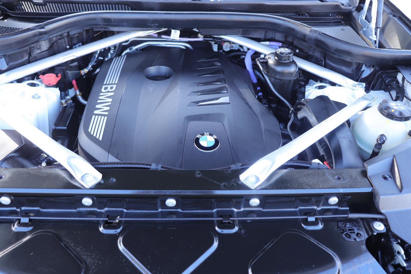 Used 2024 BMW X5 xDrive40i w/ Premium Package image 41