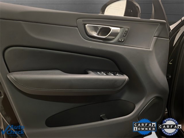 Used 2025 Volvo XC60 B5 Plus image 15