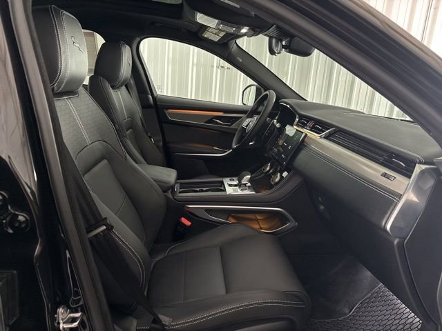 Used 2026 Jaguar F-PACE R-Dynamic S image 31
