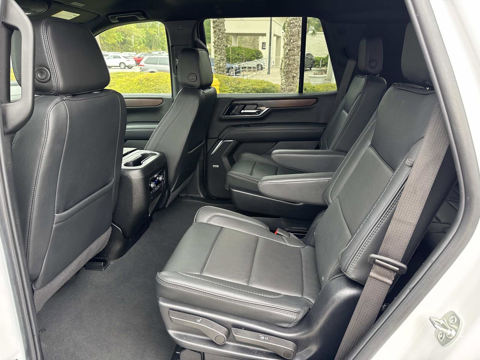 Used 2025 GMC Yukon Denali AWD/4WD image 12