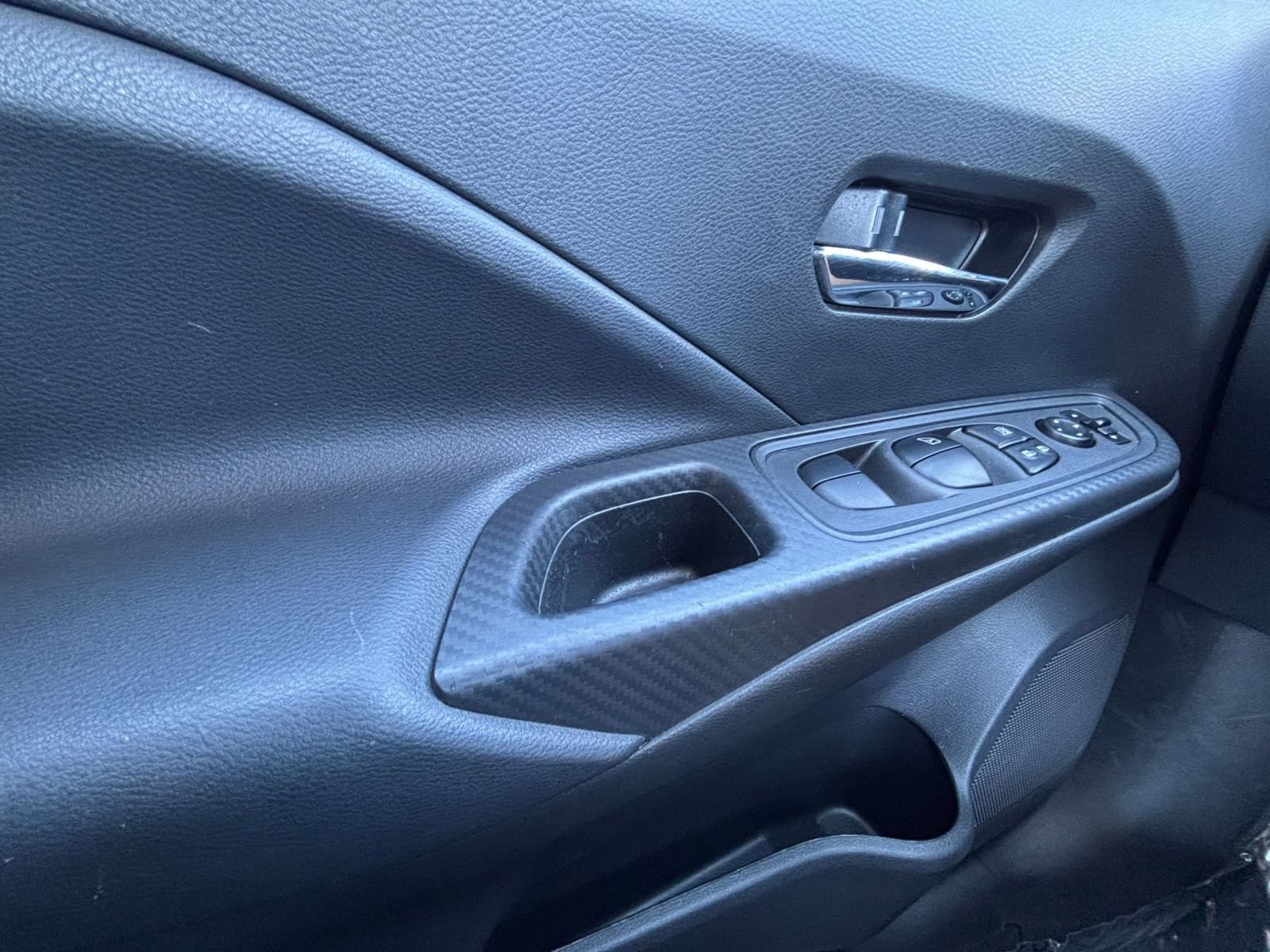 Used 2025 Nissan Versa SV FWD image 18