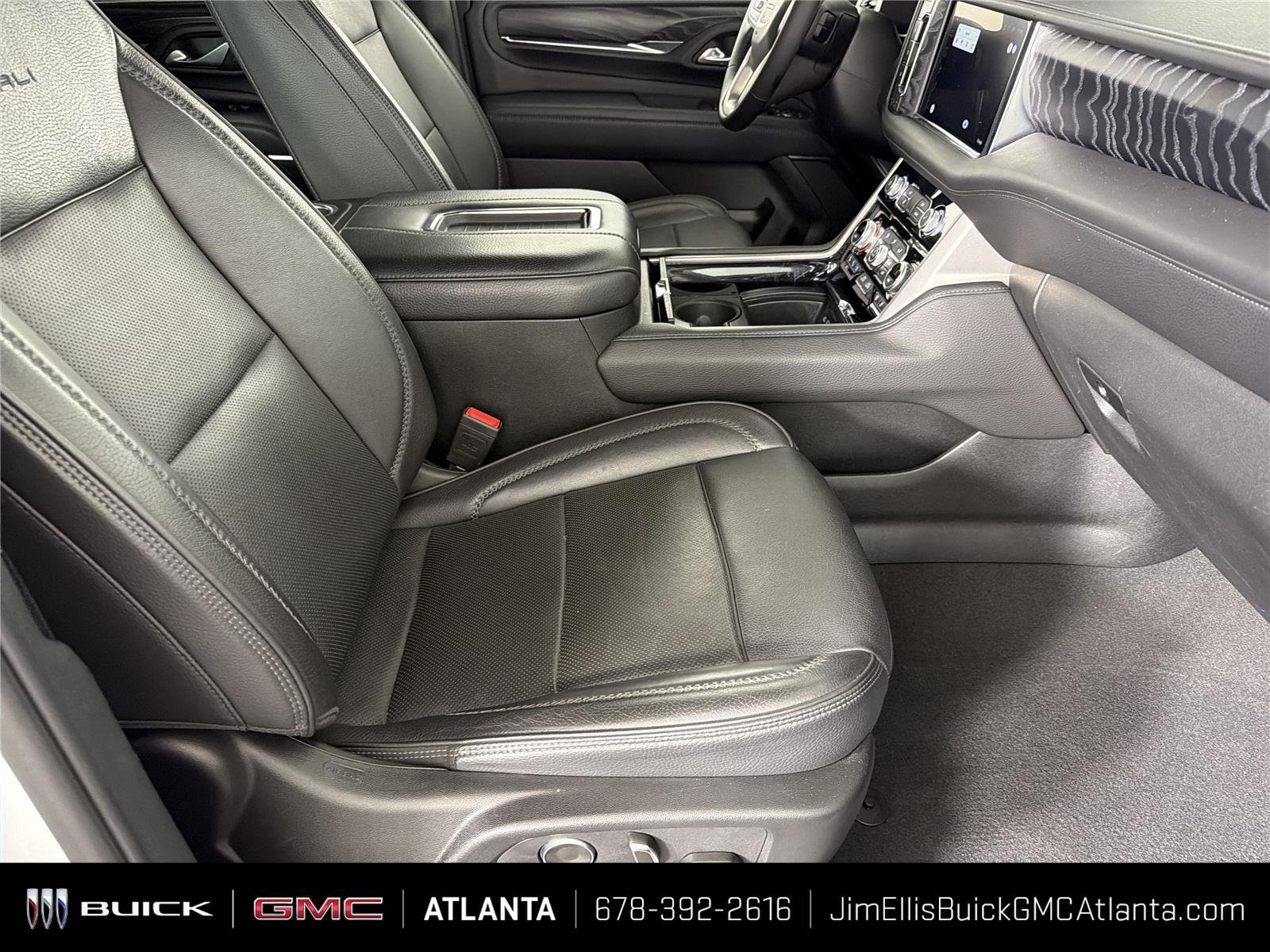 Used 2024 GMC Yukon XL Denali RWD image 10
