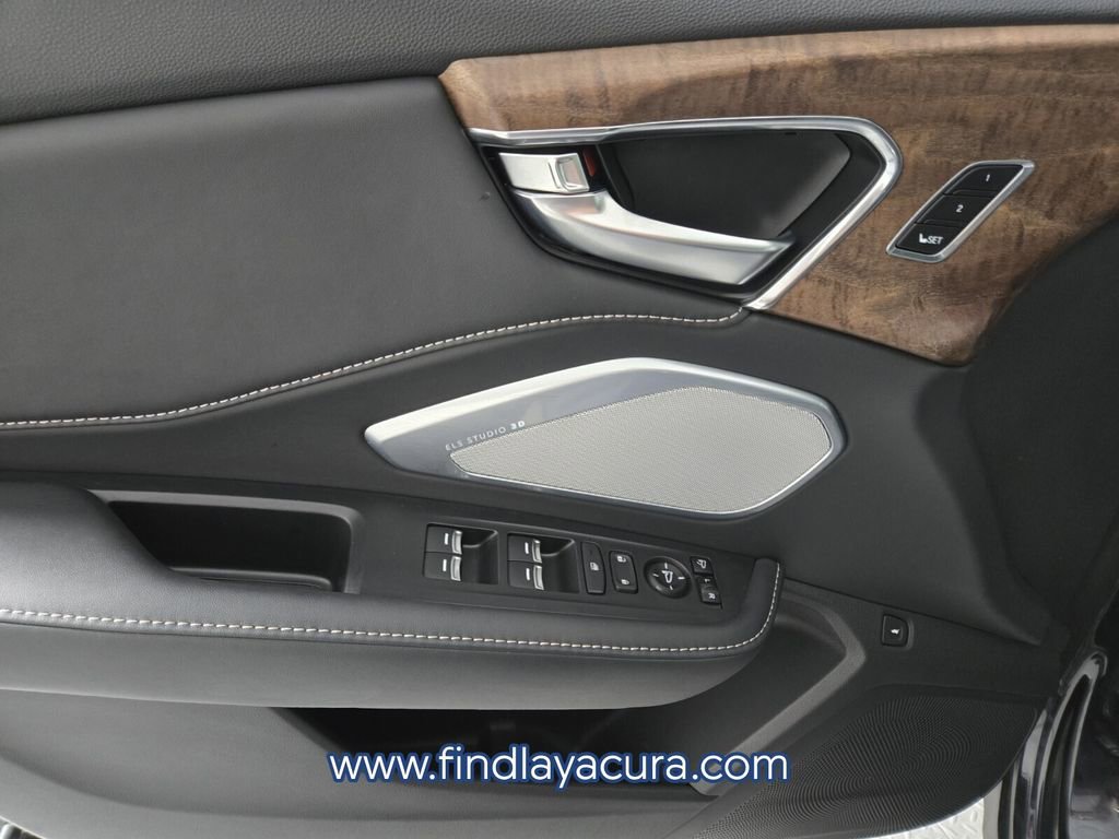 Used 2024 Acura RDX SH-AWD w/ Advance Package image 18