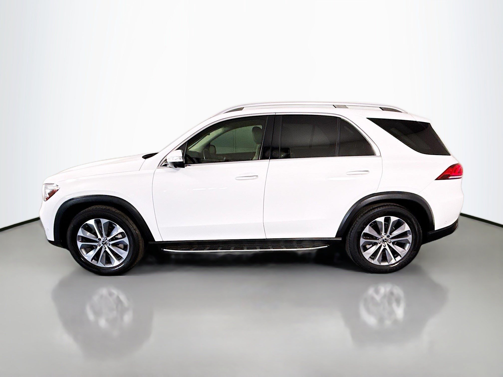 Used 2023 Mercedes-Benz GLE 350 4MATIC w/ Premium Package image 6