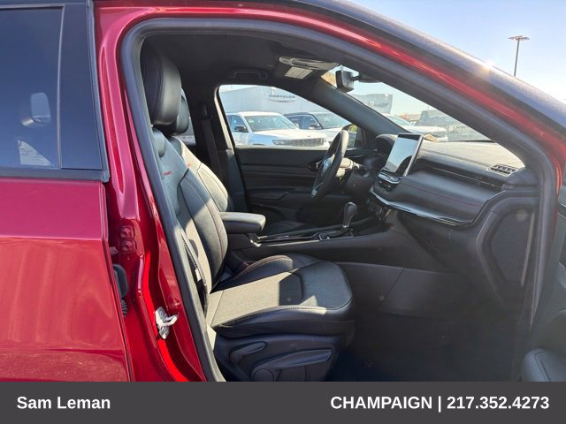 Used 2025 Jeep Compass Trailhawk AWD/4WD image 14